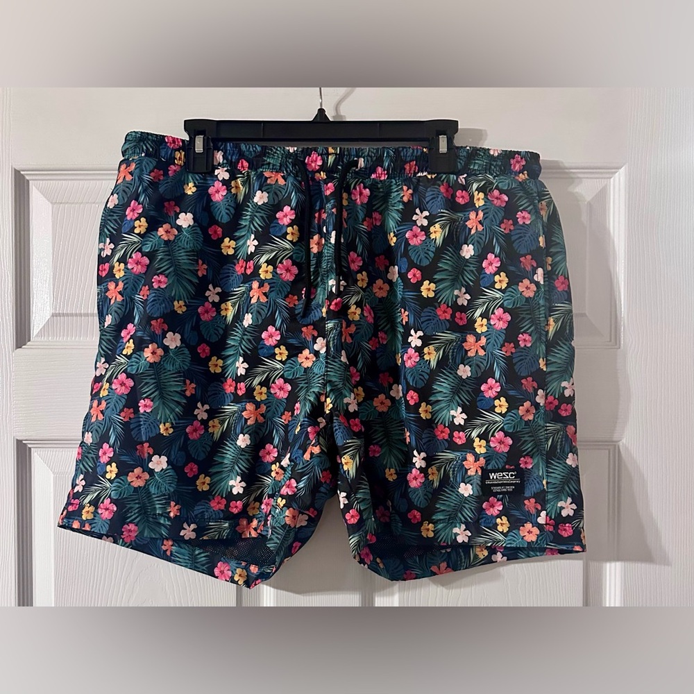 WEZC Floral Men's Swim Shorts - Green and multi color floral